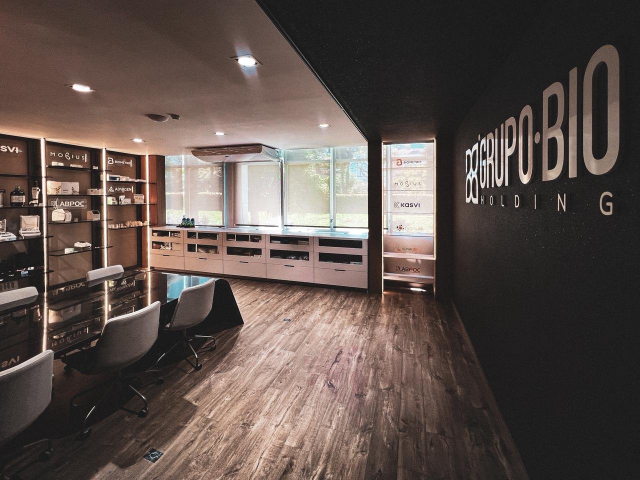 WhatsApp Image 2025-12-01 at 14.44.28